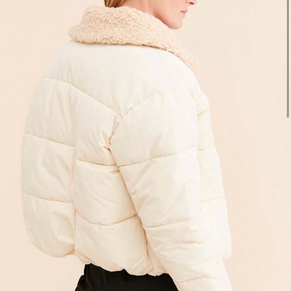 Duckie faux shearling collar puffer jacket size small worn once - Picture 3 of 3